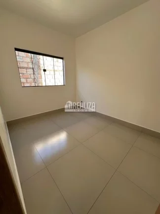 Imagem Casa à venda no Parque dos Girassóis IV - Uberaba com 2 dormitórios e porcelanato
