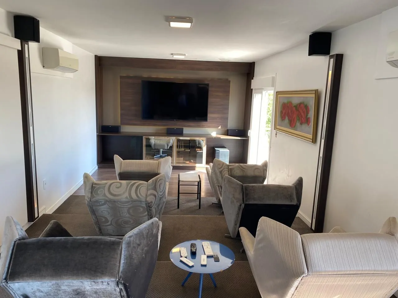 Imagem Casa em Ipanema com 4 Dormitórios sendo 3 Suíte