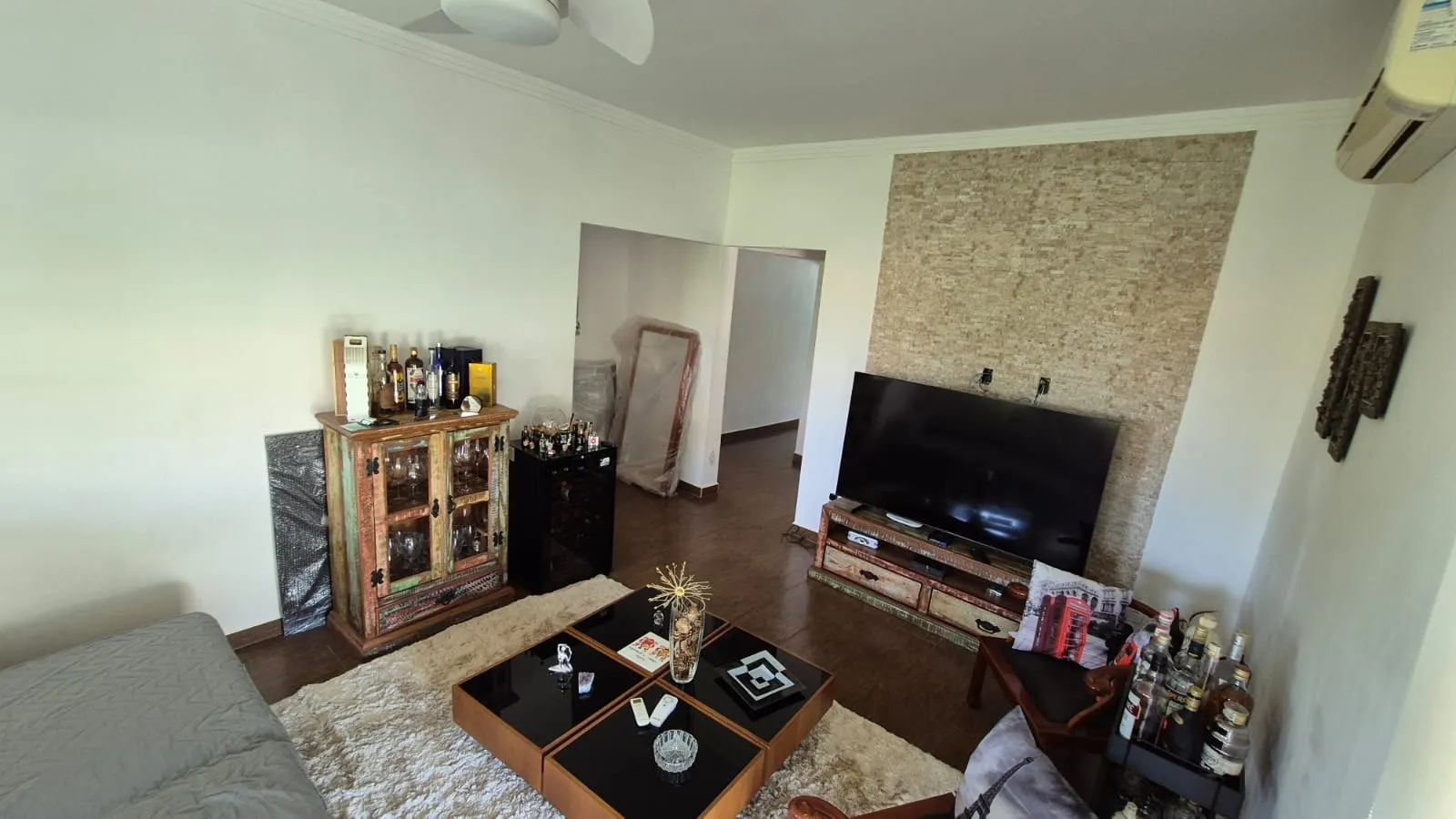 Imagem Casa Térrea com Piscina e Área Gourmet no Condomínio Village da Serra - 210m², 3 Dormitórios, 800m² de Terreno