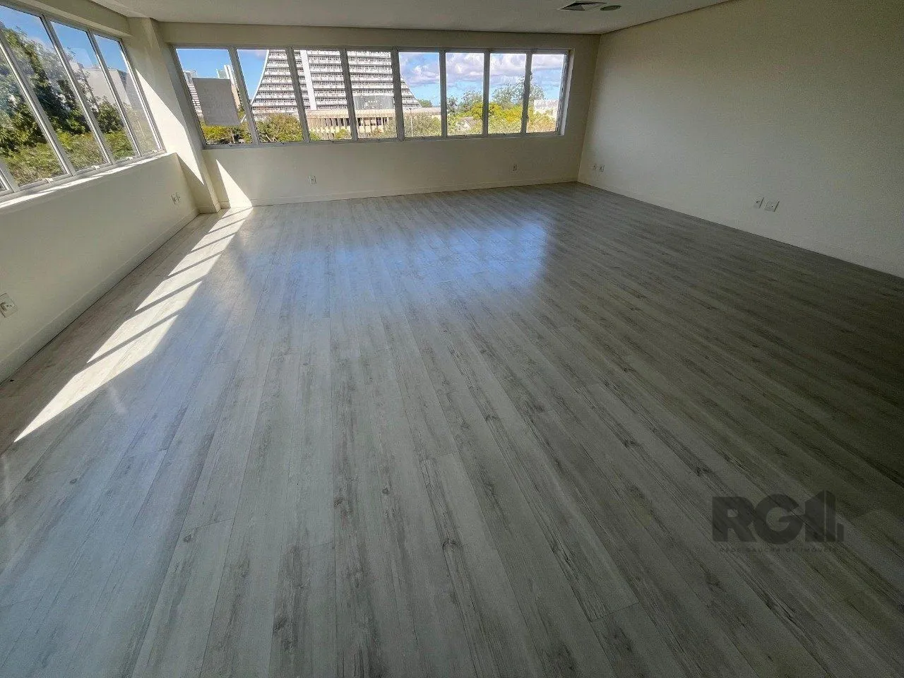 Imagem Conjunto/Sala para Venda - 57,79m², 0 dormitórios, 1 vaga - Centro Histórico