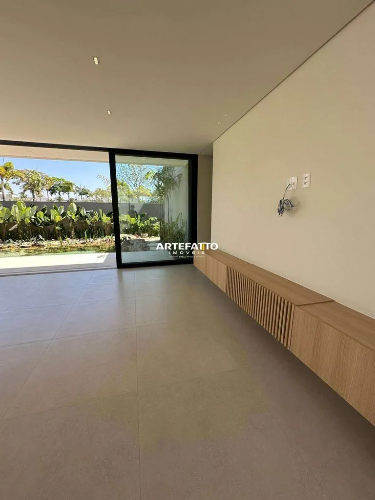 Imagem Casa de condomínio à venda, no Veredas, com 3 suítes e lago
