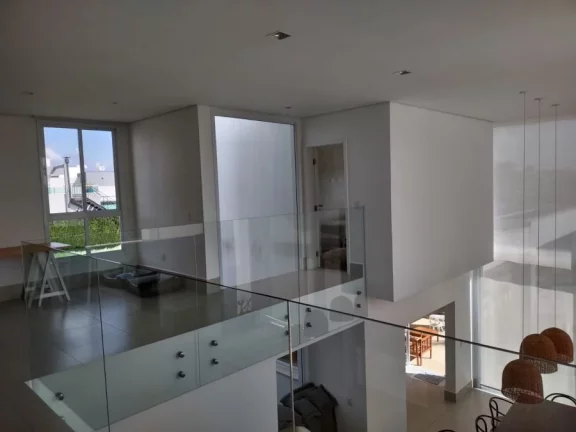 Imagem Casa Moderna em Condomínio  Segurança e Lazer