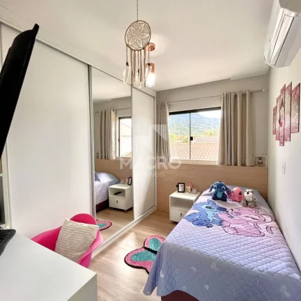 Imagem Casa Geminada I Baependi I 3 quartos (1 suíte) | 131m²
