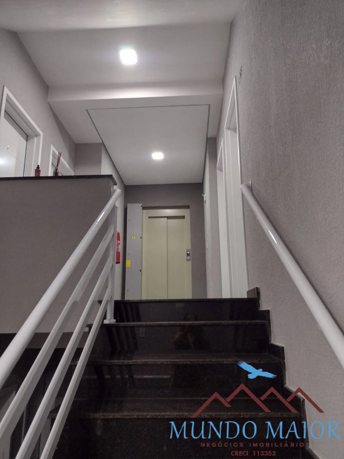 Imagem Cobertura com 2 Quartos e 3 banheiros à Venda, 100 m² por R$ 530.000