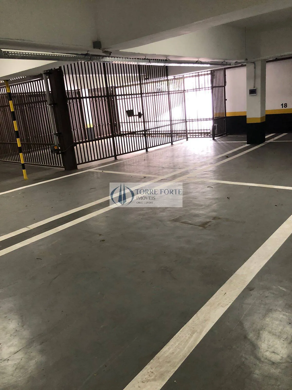 Imagem Excelente apartamento com 270 m², 2 suítes 3 dormitórios 4 vagas de garagem