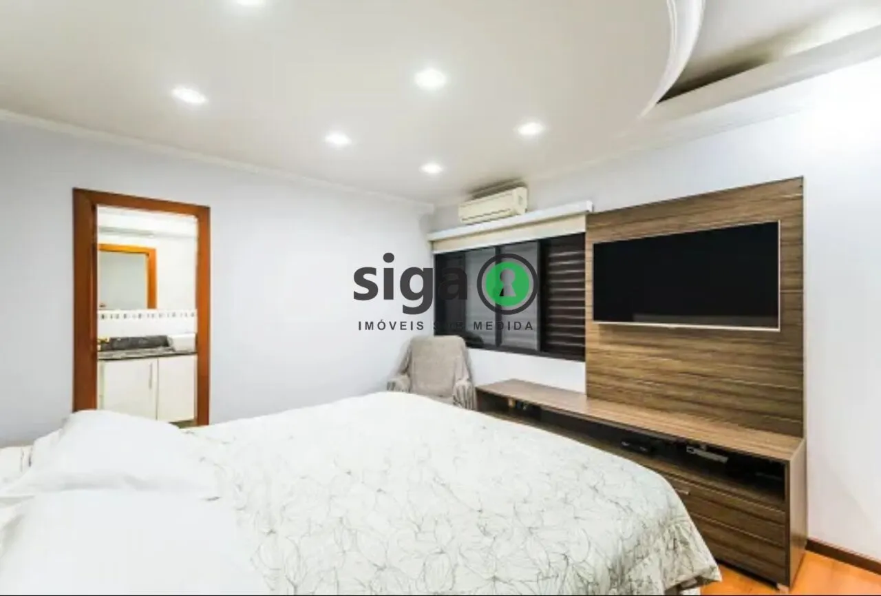 Imagem CASA DE ALTO PADRÃO COM 4 SUÍTES PARA VENDA PRÓXIMA AO METRÔ