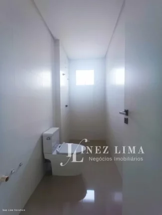 Imagem Alto Padrão para Venda em Itapema, meia praia, 3 dormitórios, 3 suítes, 4 banheiros, 2 vagas