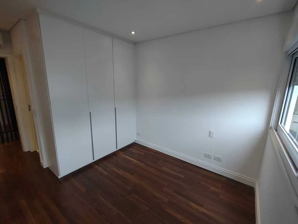 Imagem Casa Duplex 324,87M², 4Q, 4 Suítes, 7 Banheiros, 3 Vagas, Academia, Segurança 24h, Jardim, Portaria, Praça.