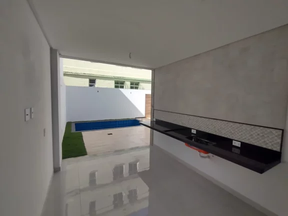 Imagem Casa a venda na praia do Morro Guarapari-ES Casa duplex composta por 3 suítes sendo uma Suite master com Closet e 2 vagas de garagem