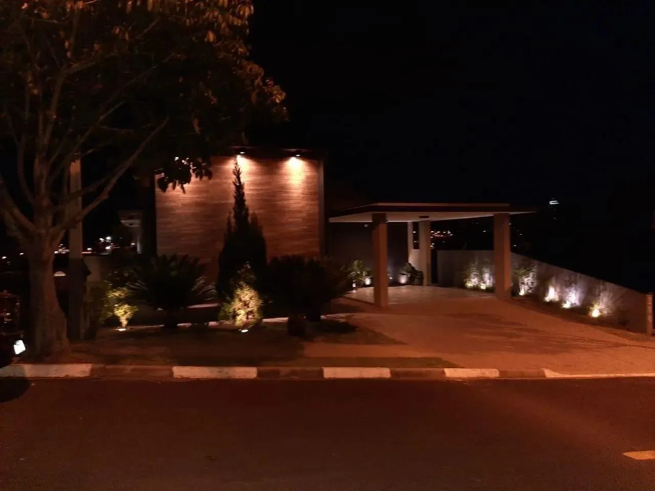 Imagem Casa de luxo em condomínio na Chácara Junqueira, Tatuí-SP: 3 quartos, 3 suítes, 3 salas, 5 banheiros, 4 vagas de garagem, 288m².