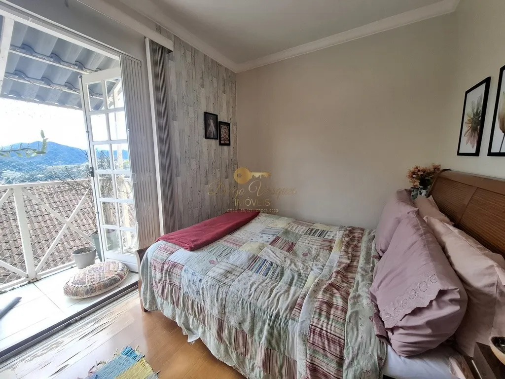 Imagem Casa em Condomínio para Venda em Teresópolis / RJ no bairro Panorama