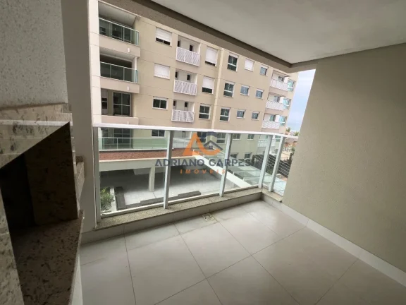 Imagem Summer Home Clube, Apartamento 02 quartos sendo 01 suíte na Praia de Itacolomi, norte de Piçarras. Adriano Carpes Imóveis Vende