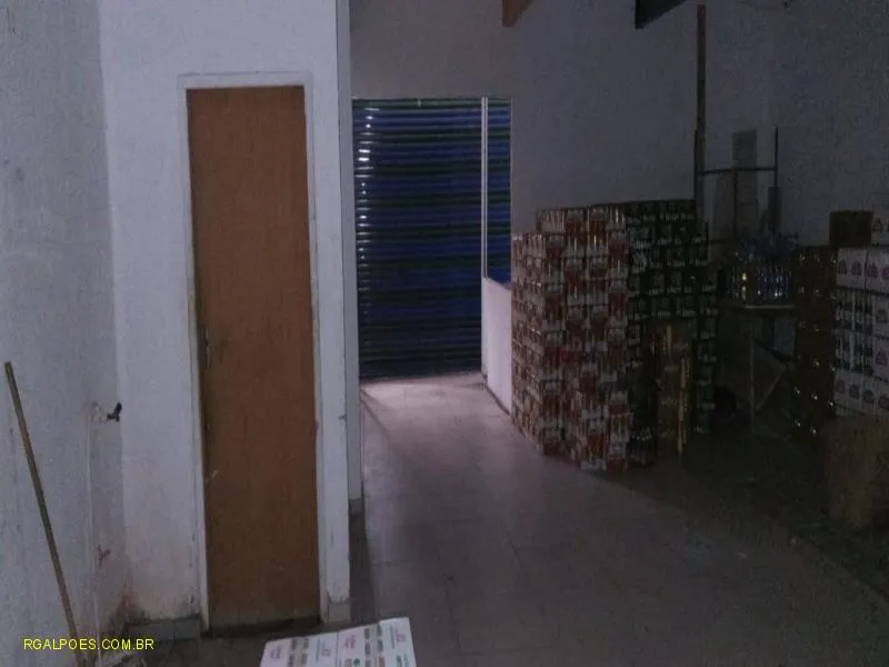 Imagem Galpão para Locação em NOVA IGUAÇU, Centro, 1 banheiro, 10 vagas
