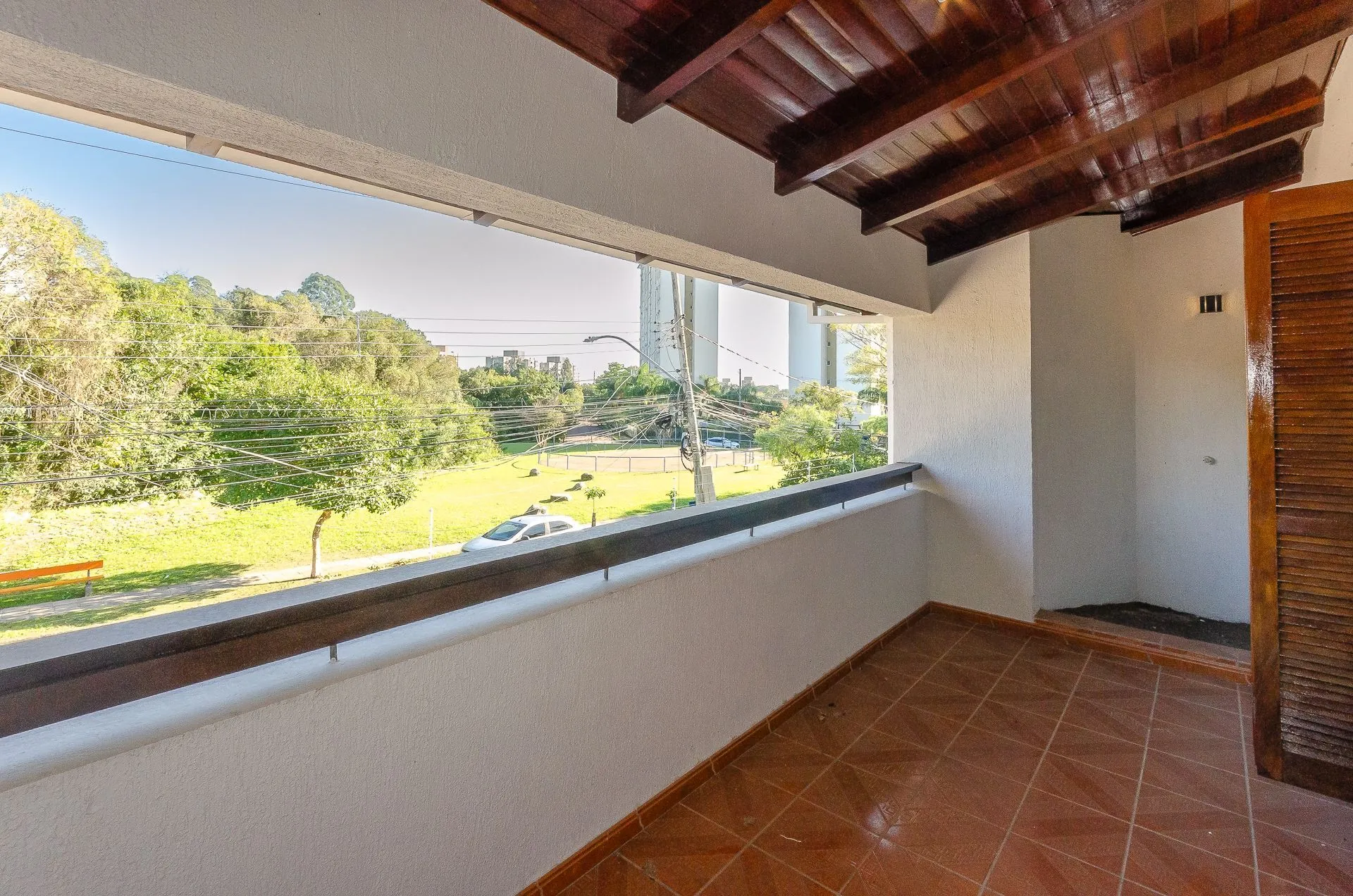 Imagem Casa Residencial de 4 Quartos à Venda em Porto Alegre, RS