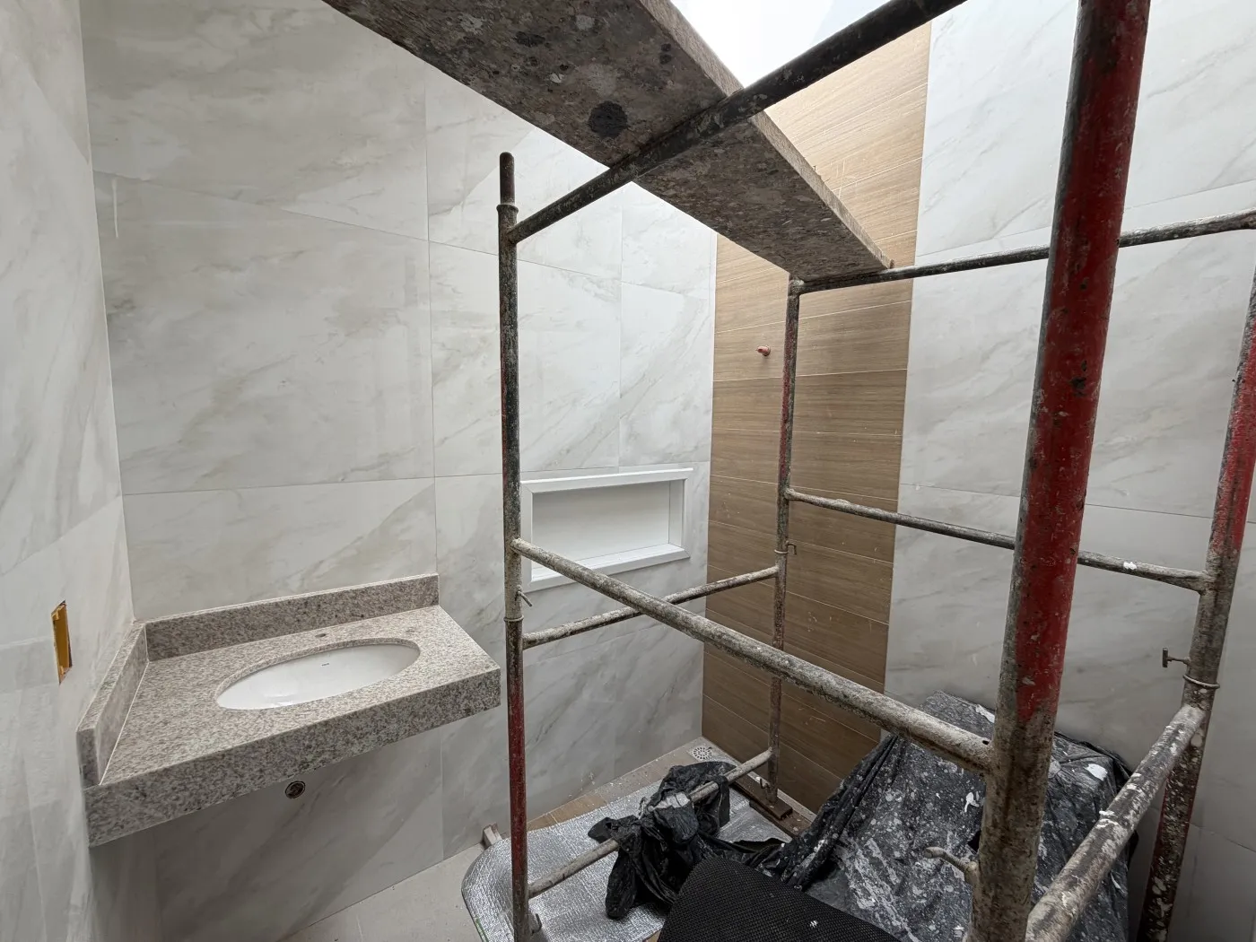 Imagem Casa para Venda em Rio das Ostras, Jardim Mariléa, 3 dormitórios, 2 suítes, 3 banheiros, 2 vagas