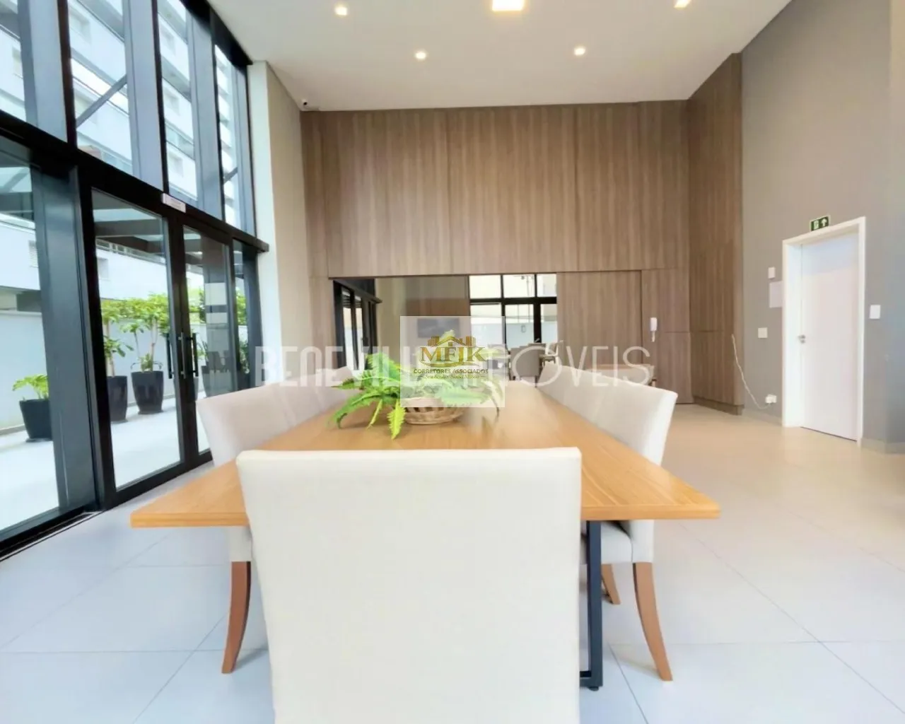 Imagem Apartamento com 2 quartos à venda no Centro de Curitiba