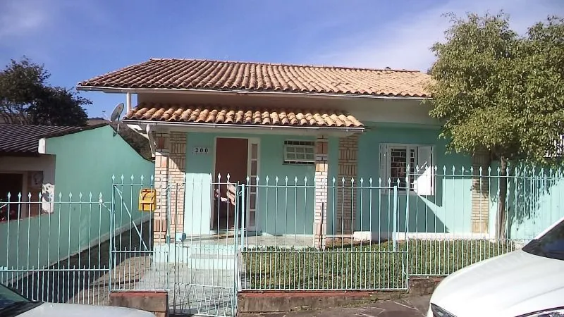 Imagem Casa para Venda com 6 dormitórios e 4 vagas no bairro Espirito Santo