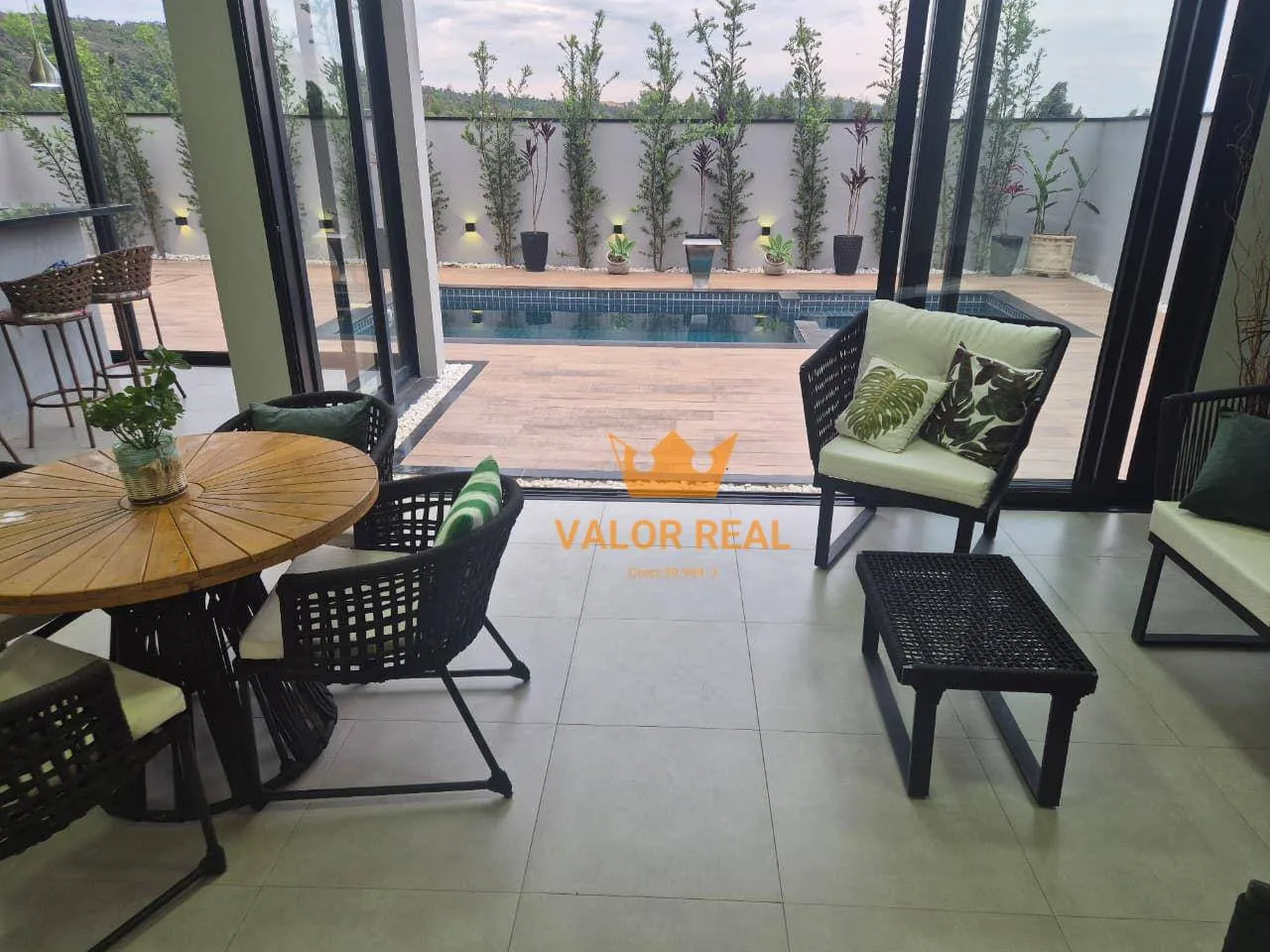 Imagem Casa Nova em Cond com 4 Suites, 6 vagas, 280 m² Residencial Ibi-Aram II. Aceita Financto.