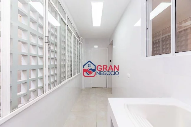 Imagem Apartamento com 3 dormitórios à venda - Centro - Curitiba/PR