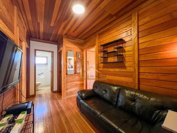 Imagem Casa Linear com 4 quartos e lazer privativo dentro de condomínio de Teresópolis