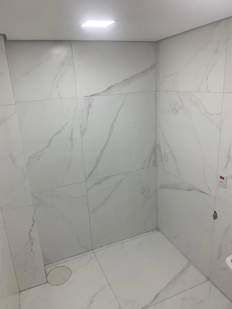 Imagem Casa com 3 dormitórios e suíte à Venda no Bairro Medianeira - Porto Alegre/RS