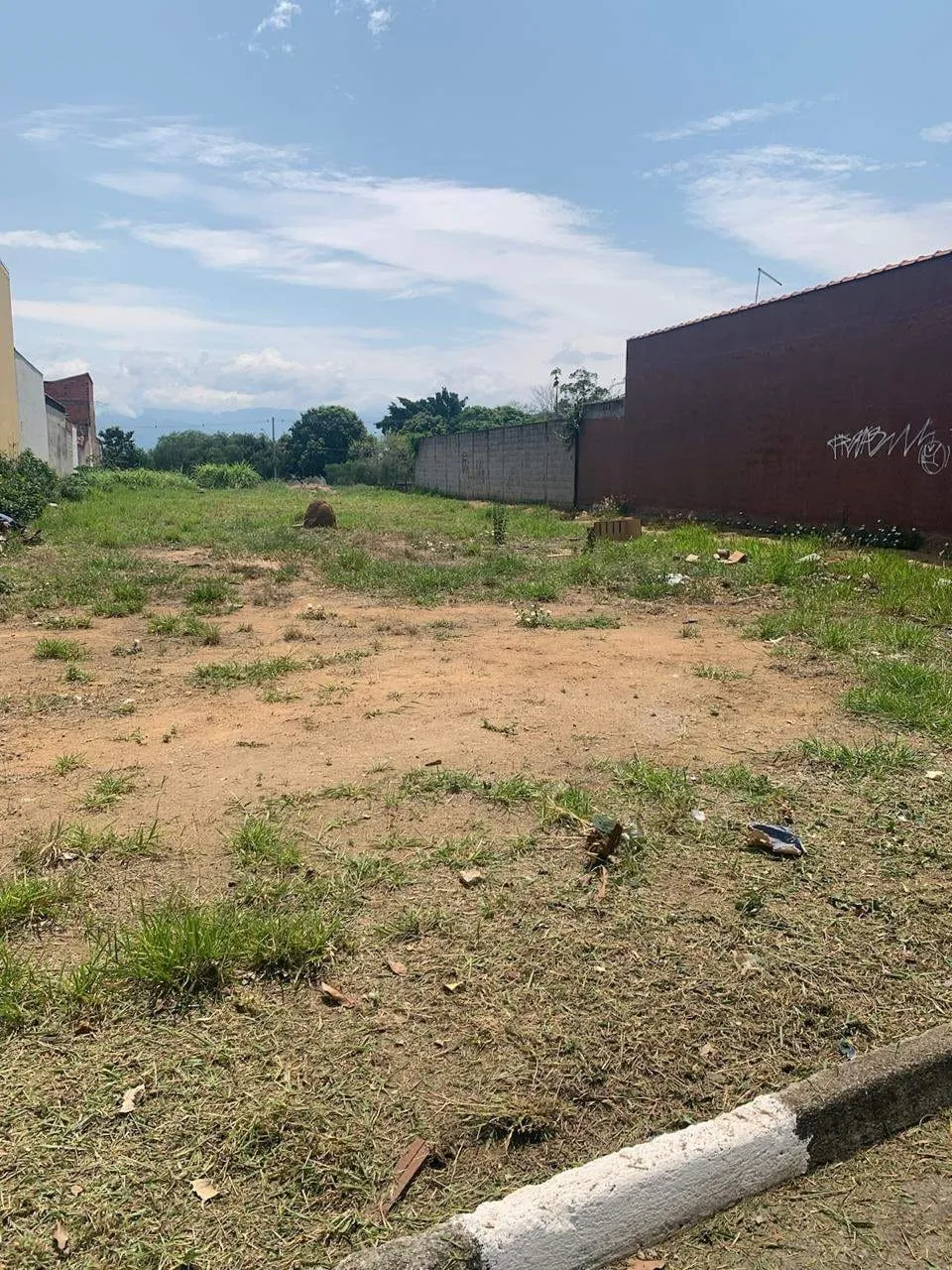 Foto do imóvel Terreno à venda, Residencial e Comercial Laerte Asumpção, Pindamonhangaba, SP