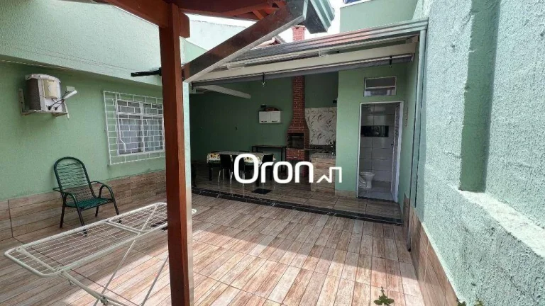 Imagem Casa com 3 dormitórios à venda, 231 m² por R$ 620.000,00 - Parque das Laranjeiras - Goiânia/GO