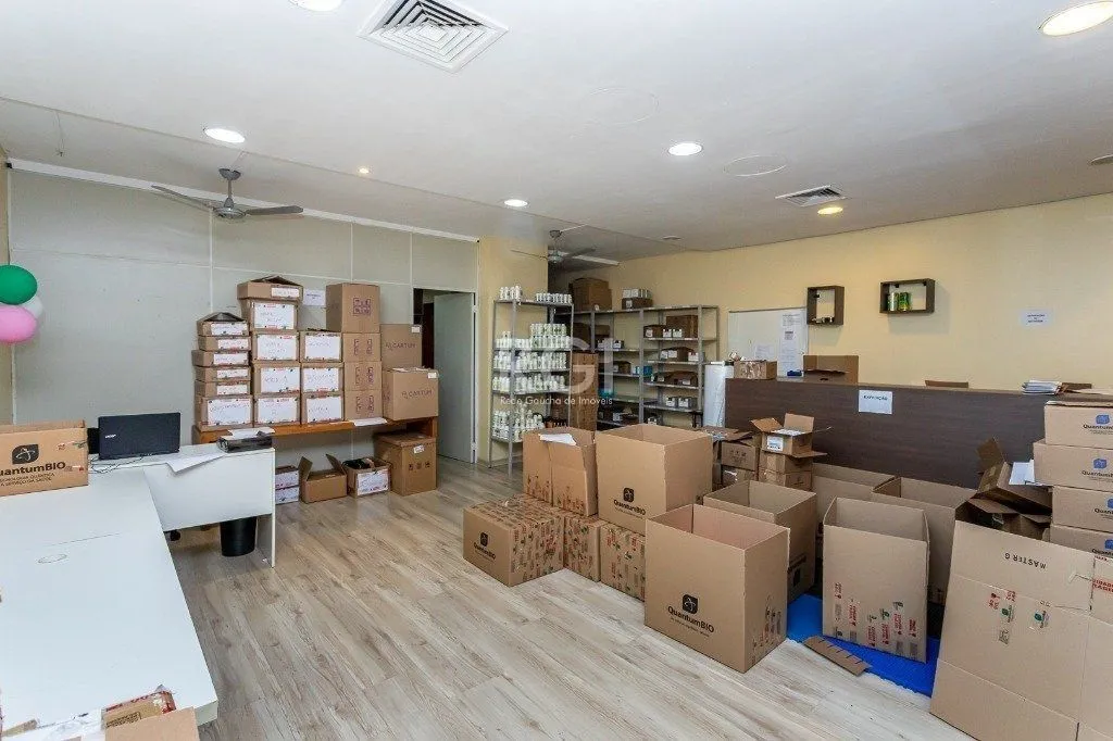 Imagem Loja Comercial na Av Cristóvão Colombo