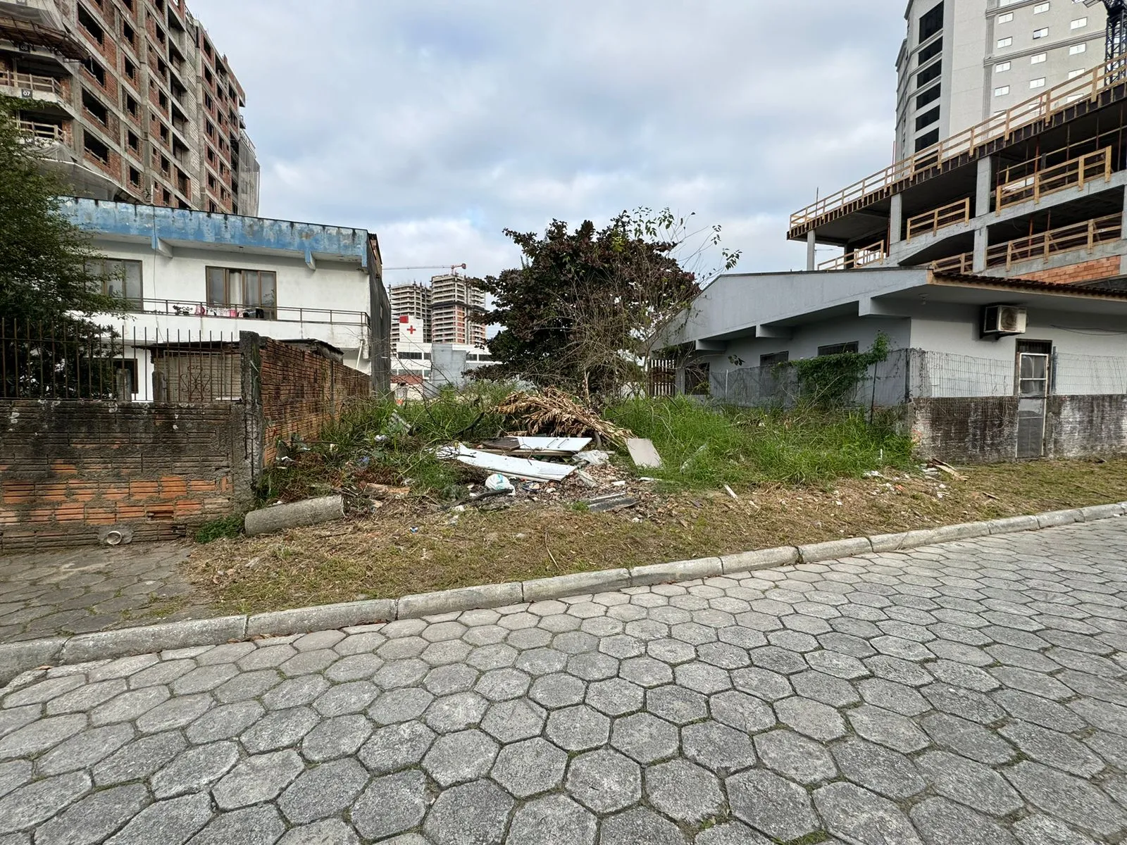 Imagem Terreno à venda com 261.2m2 por R$ 1.600.000,00