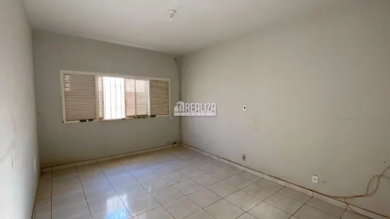 Imagem Casa à venda no bairro São Benedito, Uberaba: 4 dormitórios, 2 suítes, área de lazer