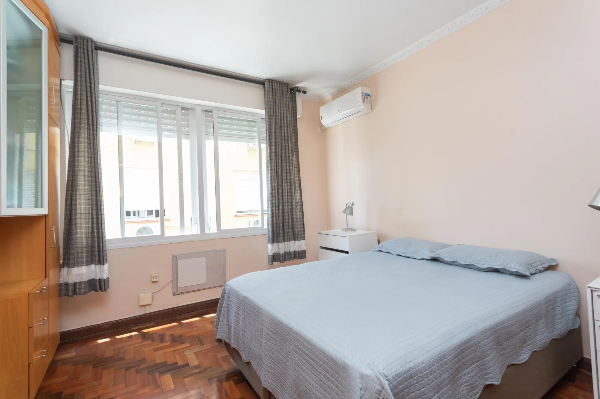 Imagem Apartamento 3 Dormitórios com Suíte e Garagem na Cidade Baixa - Próximo à Redenção