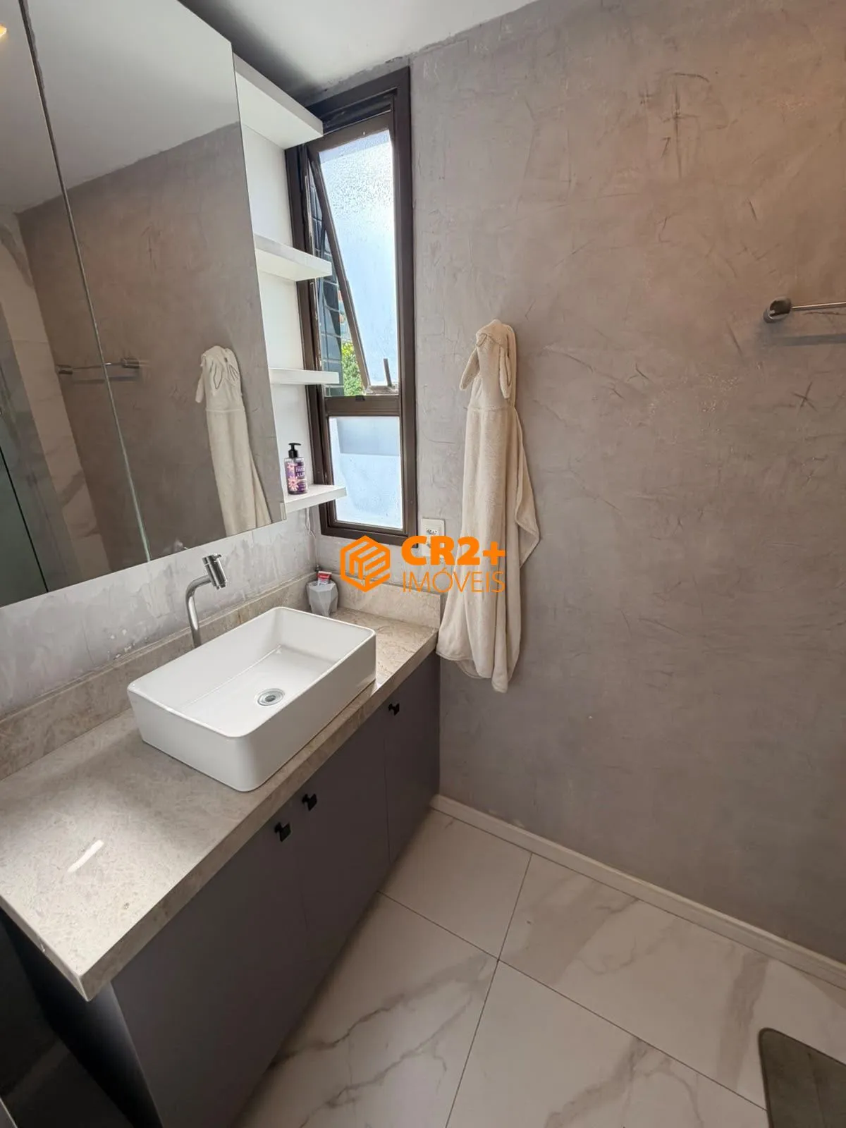 Imagem Vendo apartamento com 3 quartos, 2 suítes, 2 vagas, 134m2 em Casa Forte