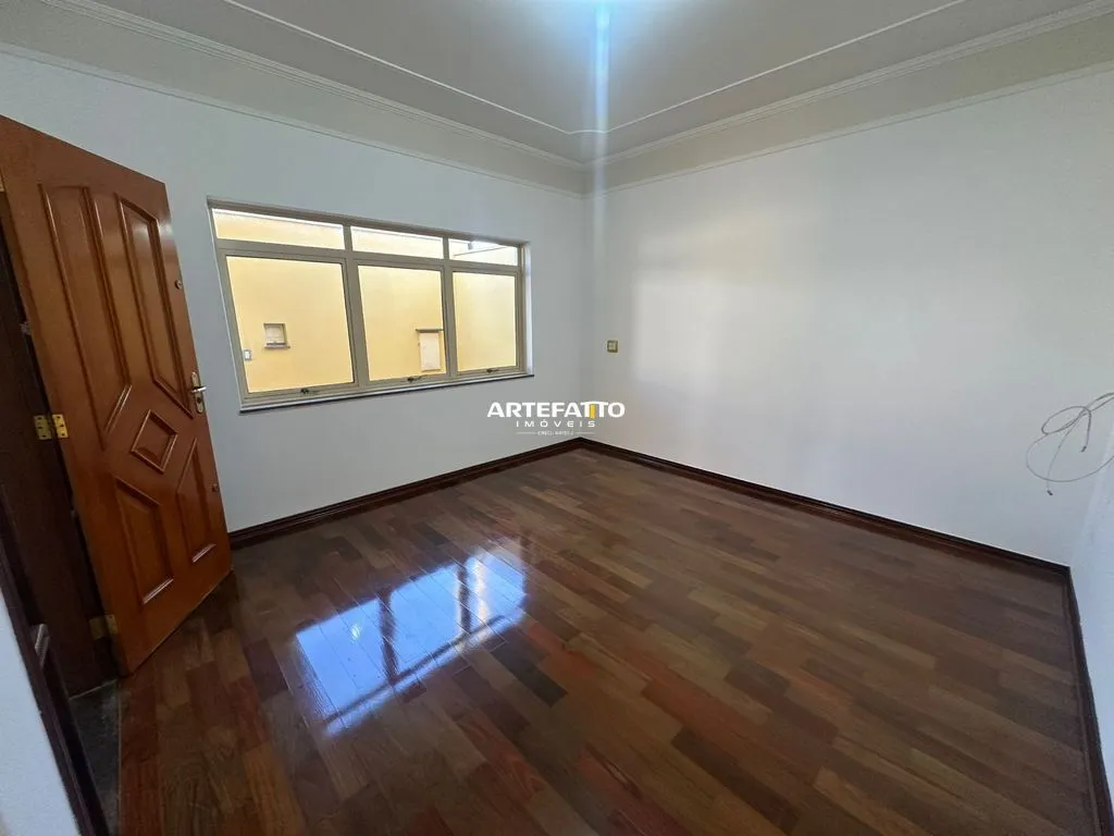 Imagem Casa com 3 dormitórios no bairro Vila Santa Cruz