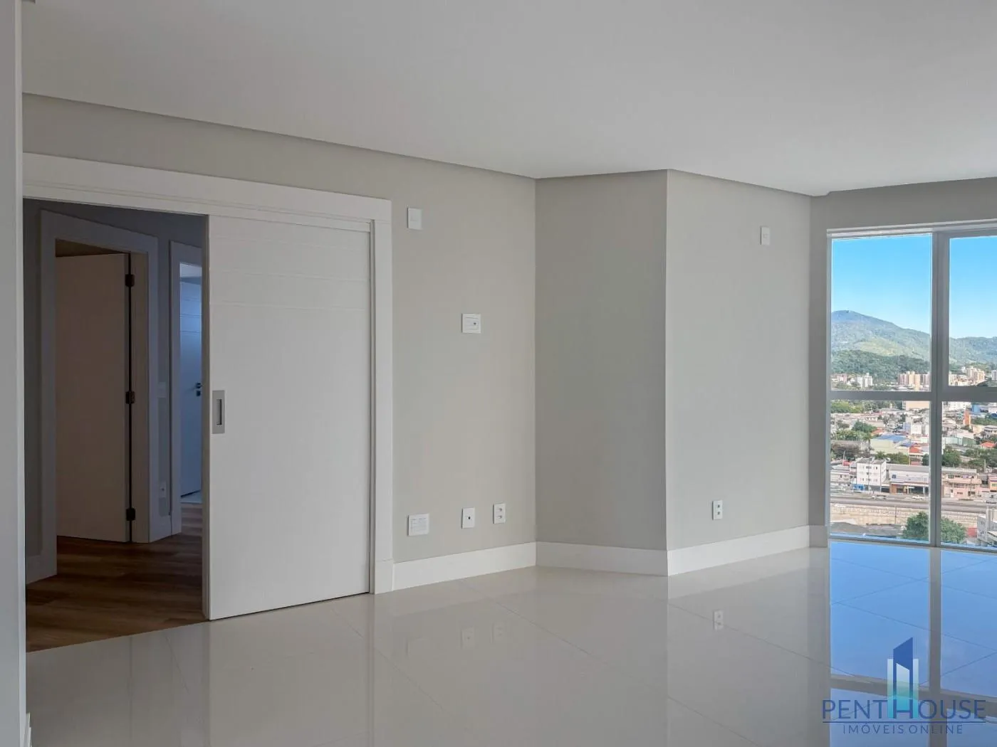 Imagem Apartamento Quadra Mar para Venda em Balneário Camboriú, CENTRO, 3 dormitórios, 3 suítes, 4 banheiros, 2 vagas