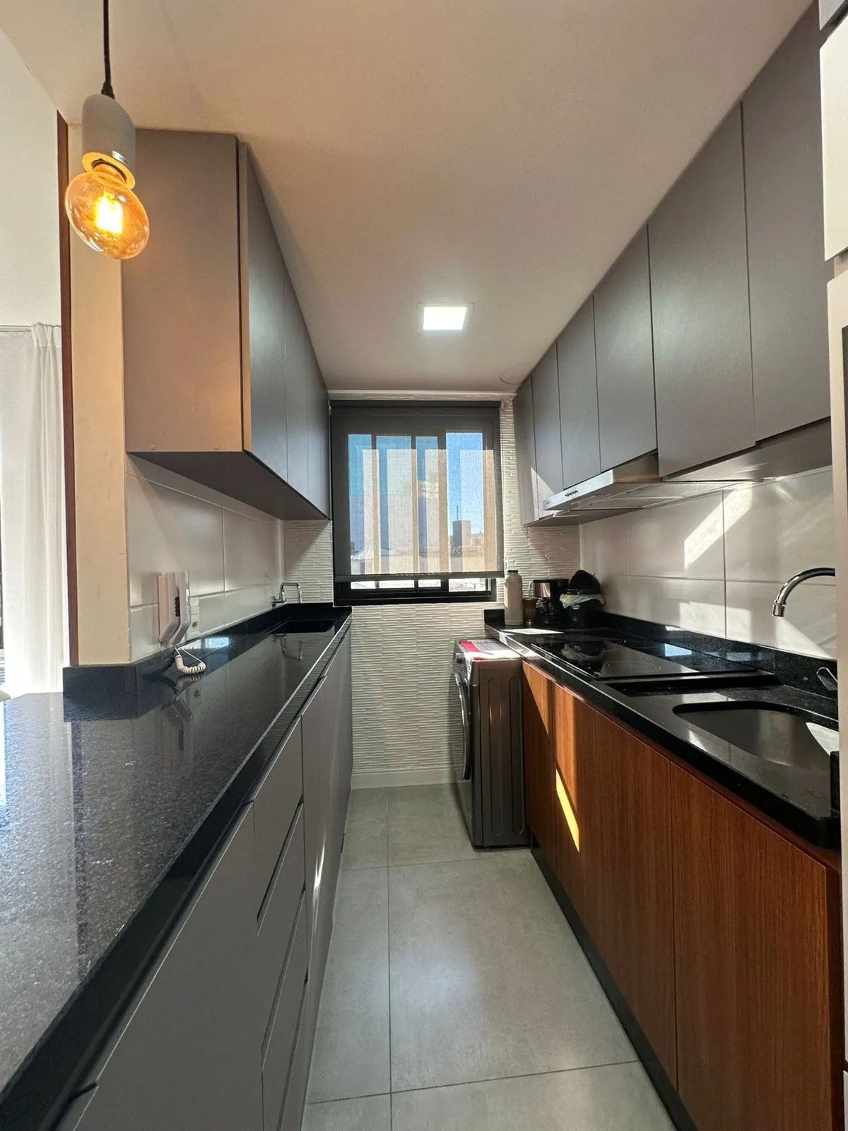 Imagem Apartamento Mobiliado e Reformado com Closet, Churrasqueira e Infraestrutura Completa no Centro de Porto Alegre