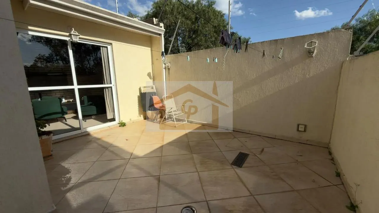 Imagem Casa com 3 Quartos, Quintal e 3 Vagas