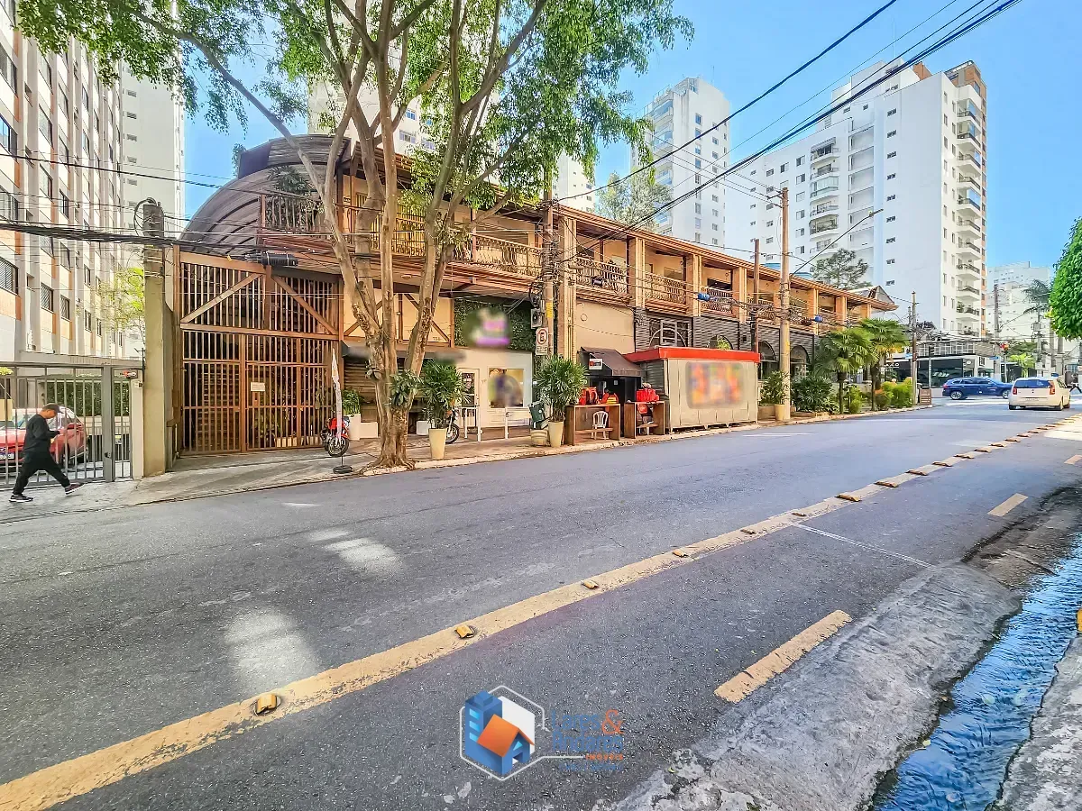 Foto do imóvel Conjunto comercial para venda em Vila Uberabinha, 675m² em Rua Inhambú