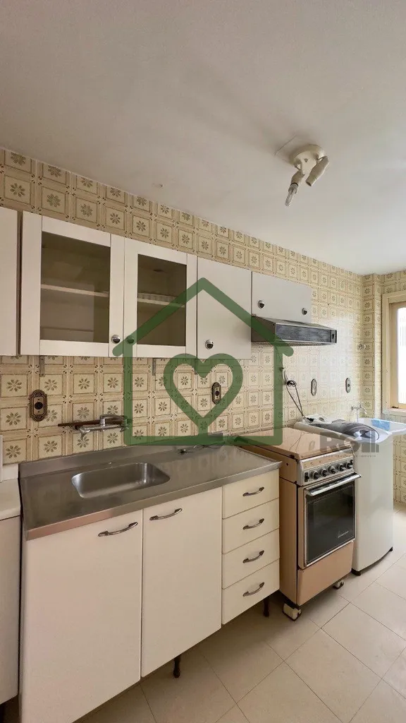 Imagem Apartamento semimobiliado de 38m2, com um dormitório, living para dois ambientes, cozinha ampla com...