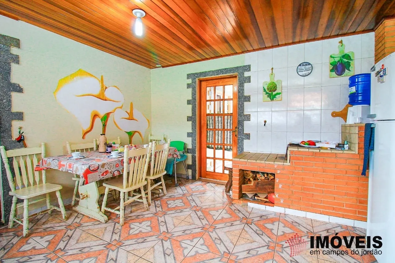 Imagem Comercial à venda 14 Quartos, 14 Suites, 5 Vagas, 380M², Vila Nova Suiça, Campos do Jordão - SP