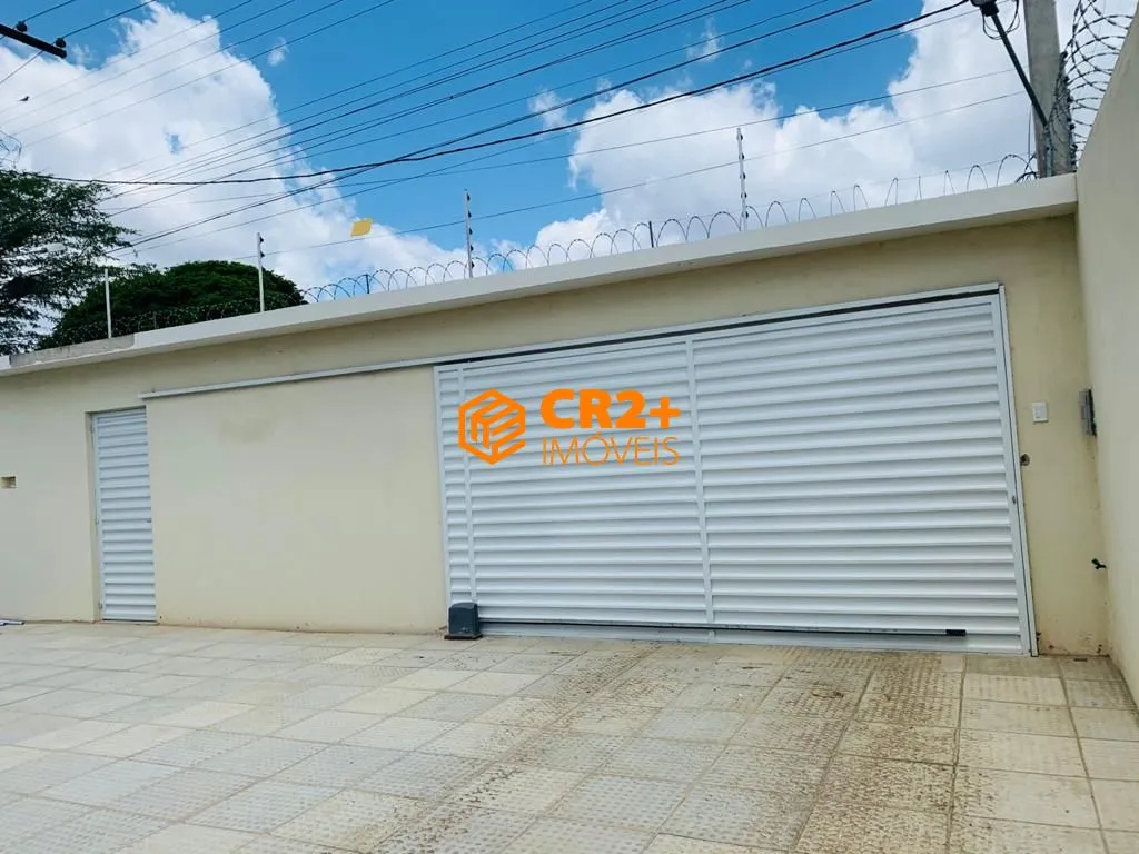 Imagem Vendo casa 05 quartos, 02 suítes, 10 vagas para carros 245m2 em Gravata.
