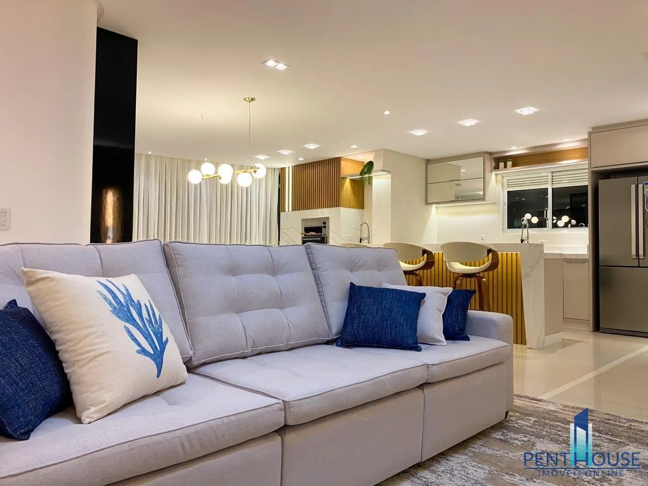 Imagem Apartamento Zona Central para Venda em Balneário Camboriú, CENTRO, 3 dormitórios, 3 suítes, 4 banheiros, 3 vagas