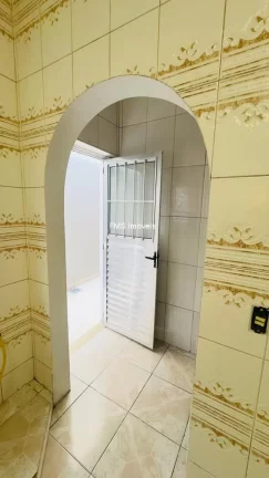 Imagem Imperdível oportunidade: Casa à venda na Guilhermina, Praia Grande-SP! 2 quartos, 1 sala, 2 banheiros, 1 vaga, 125m².