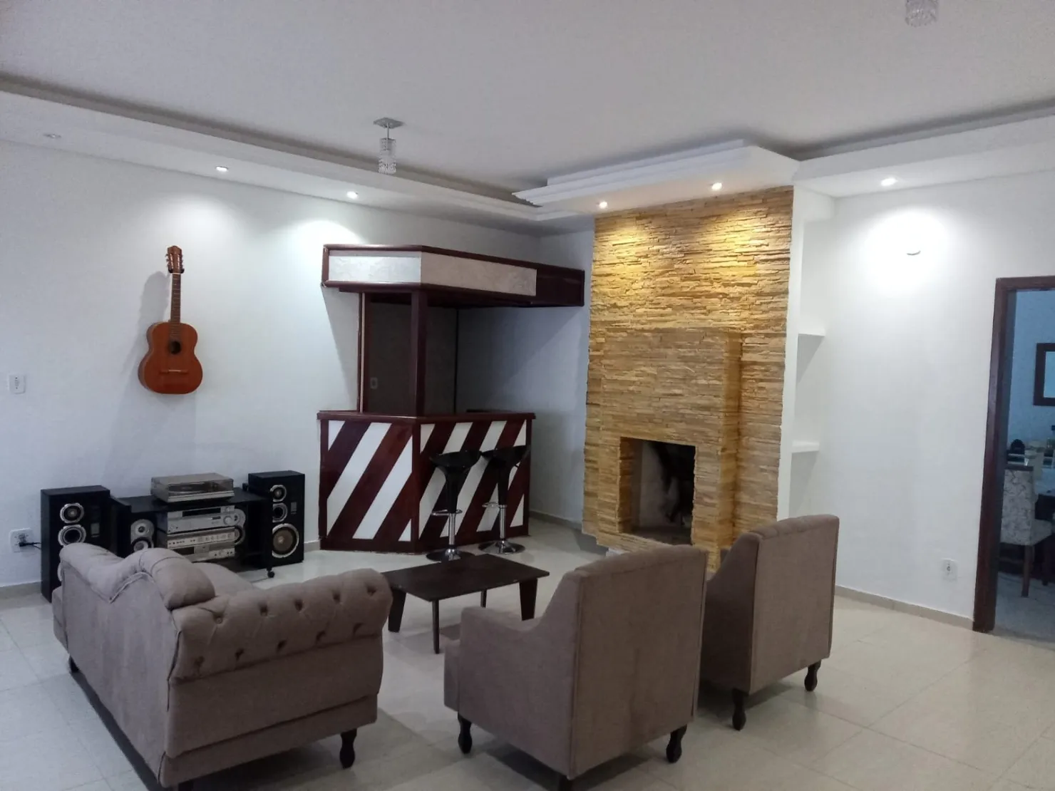 Imagem Casa à venda 4 Quartos, 2 Suites, 4 Vagas, Jardim Boa Vista, Pindamonhangaba - SP