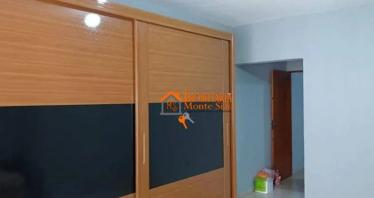 Imagem Sobrado com 3 dormitórios à venda, 230 m² por R$ 425.000 - Chácara Cabuçu - Guarulhos/SP