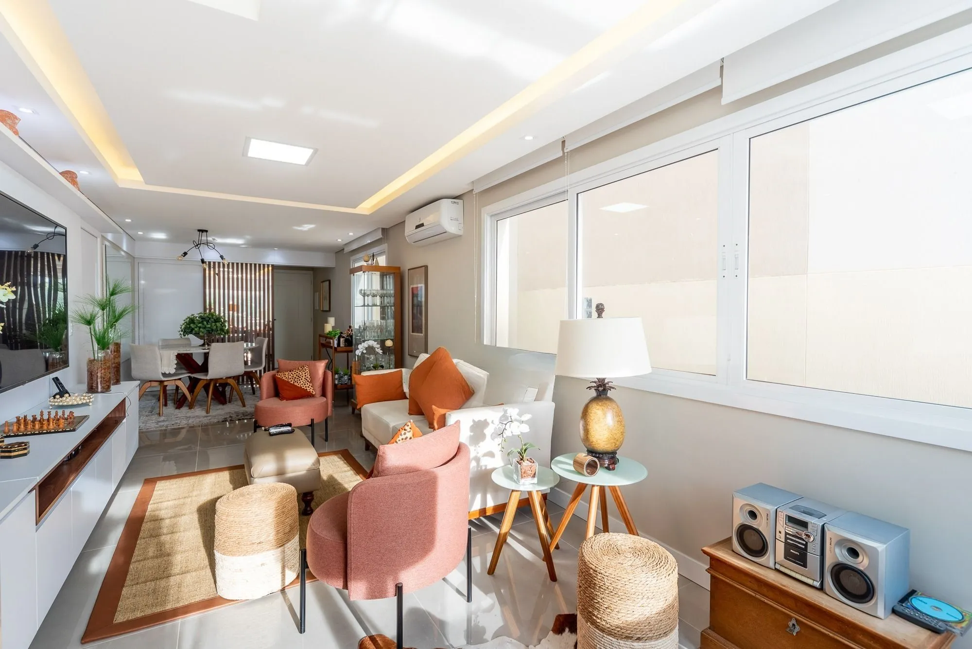 Imagem Apartamento com 83m² e 2 dormitórios, 2 suítes, 3 vagas no bairro Petrópolis