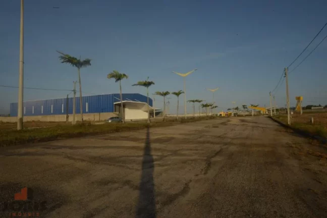 Imagem Terreno em Condomínio a Venda no bairro Novo Pacajus - Pacajus, CE