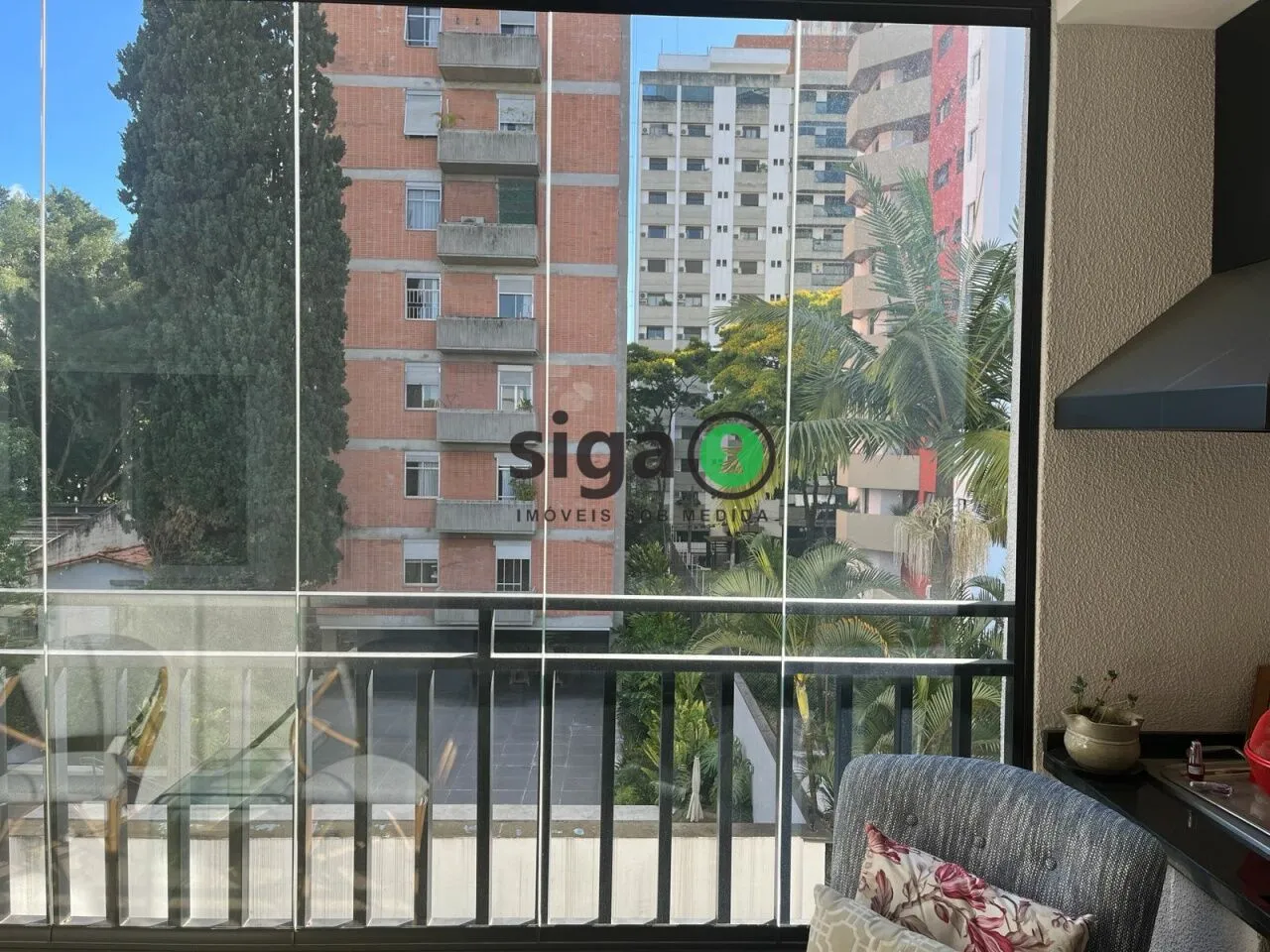 Imagem Apartamento a venda no Campo Belo com 3 quartos, 2 banheiros e 3 vagas.