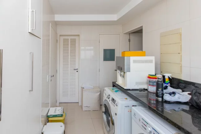 Imagem Apartamento à venda em São Paulo, Moema, com 3 quartos, 210m2