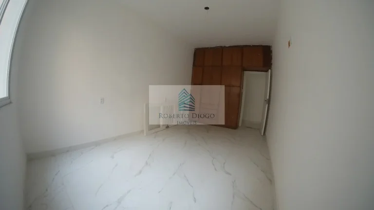 Imagem Imóvel de Luxo em Copacabana: Apartamento de 3 Quartos, 2 Suítes e 1 Vaga de Garagem - Rio de Janeiro-RJ