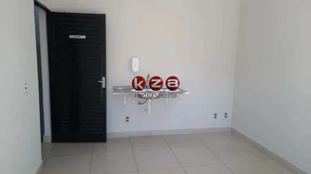 Imagem Barracão Industrial para Locação em Valinhos-SP, Loteamento Nova Espírito Santo: 1 sala, 3 banheiros, 3 vagas, 300m².